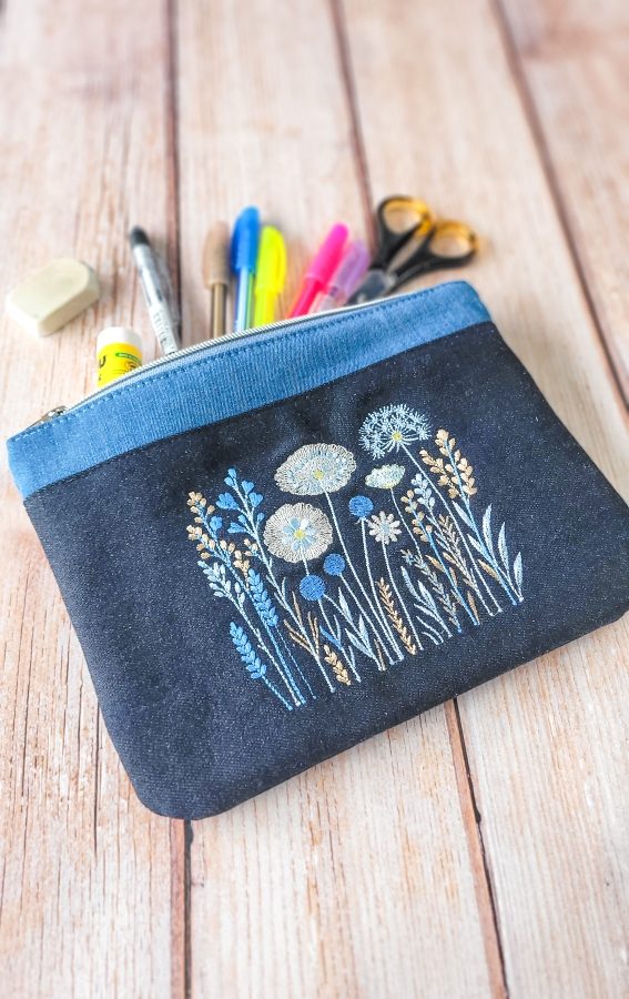 Pochette brodée fleurs taille L